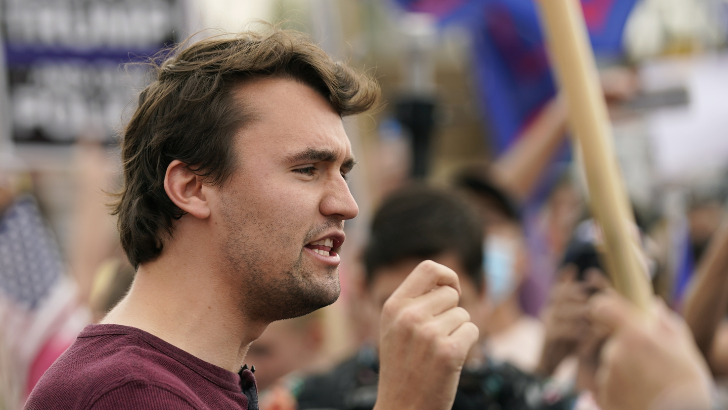 https://www.salarnews.in/public/uploads/images/newsimages/maannewsimage11092025_213244_Charlie Kirk Assasinated.png